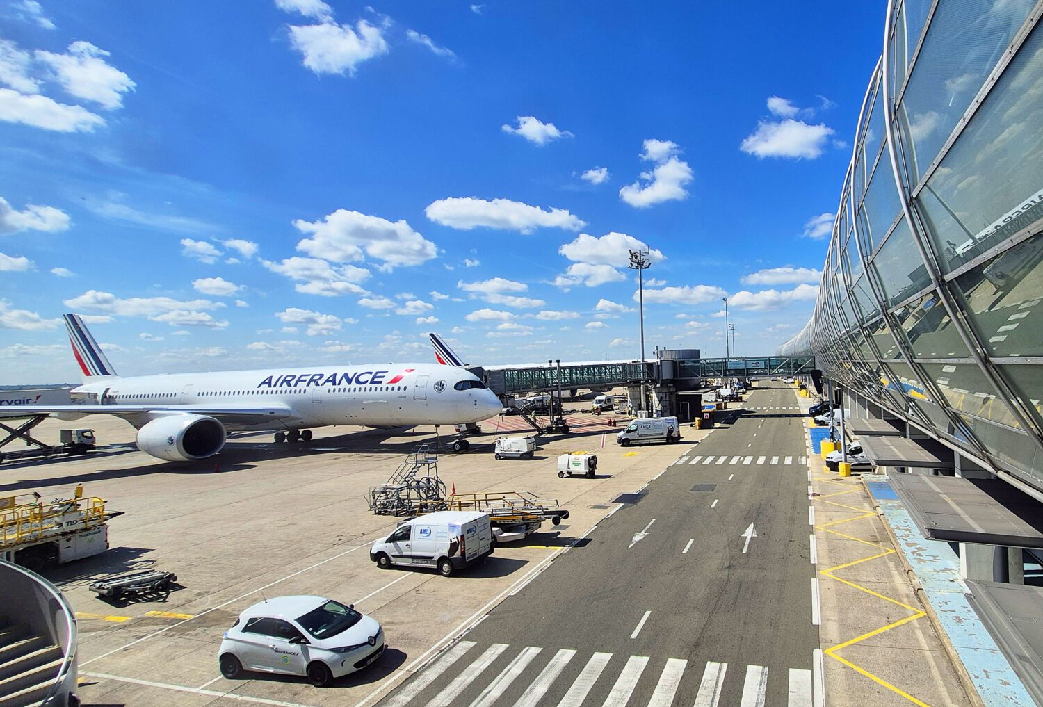 Avion d'Air France sur le tarmac l'aéroport de Paris-Roissy-Charles-de-Gaulle.